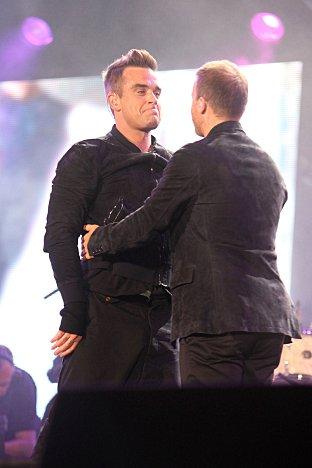 Reunited - Robbie Williams and Gary Barlow