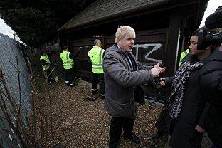 London Mayor Boris Johnson visits Twickenham to launch anti-graffiti campaign