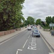 Person in hospital with serious injuries after fight on Richmond Bridge