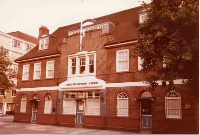 The Bricklayers Arms in Lower Mortlake Road Richmond was demolised in 1990. This picture was taken in 1980 pic Gordon Ashbury
