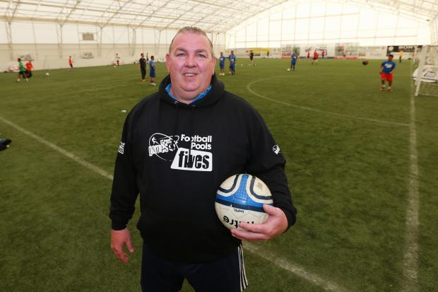 Former Everton goalkeeper Neville Southall has criticised the club's transfer policy
