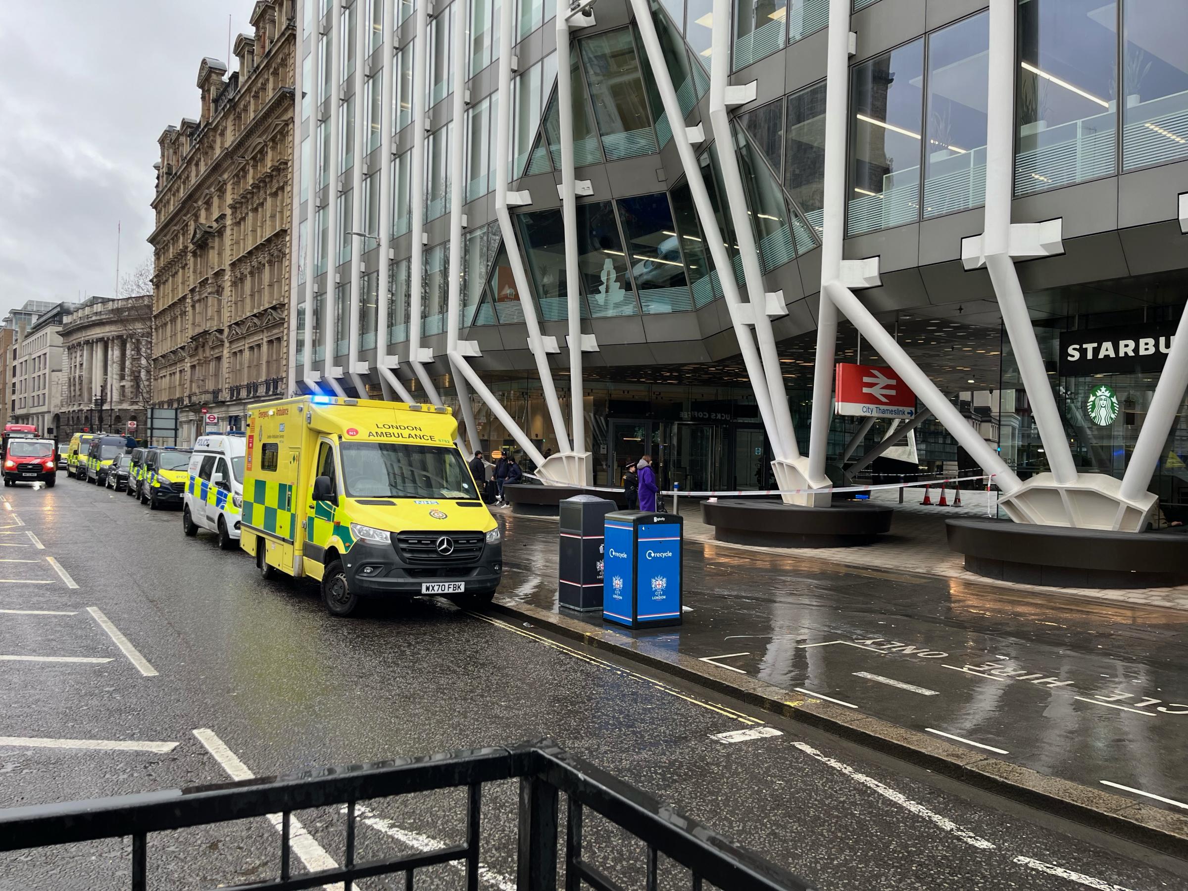 City Thameslink station London cordoned off by police | Richmond and Twickenham Times - Vimarsana News